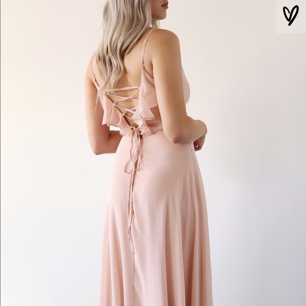 ✨NWT LULU’S BEAUTY BLUSH RUFFLED LACE MAXI DRESS